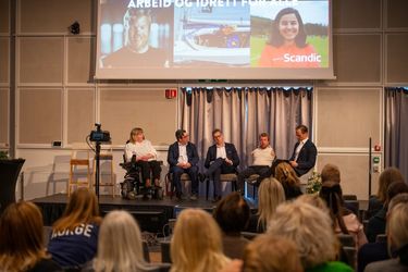 Panelsamtale med Kristine Johansen Tor Andreas Bremnes Asle Prestegard Bjørnar Erikstad og moderator Lars Vestad Foto Tone Mella