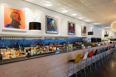 ScandicVictoriaTowerLobbybar.jpeg