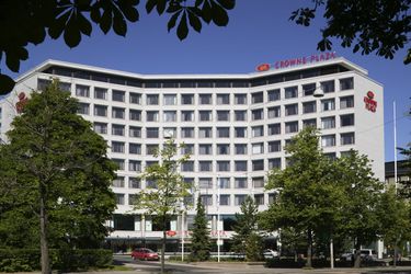 CrownePlazaHelsinkiHesperiaLegendaarinenMannerheimintienmaamerkkiuudistuu.jpeg