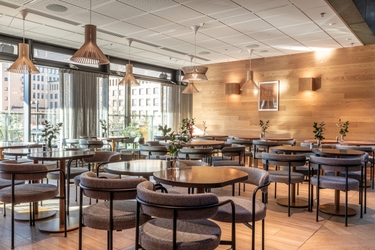 Scandic-Helsinki-Station-breakfast-area.jpg