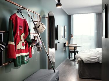ScandicgrinsomstoltnyhuvudsponsoriSvenskaDamhockeyligan.jpeg