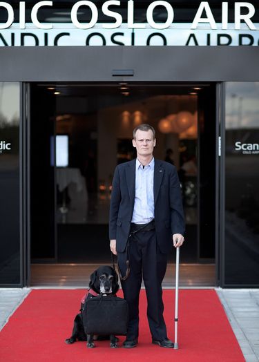 ScandicshandikapsambassadrMagnusBerglundogAda.jpeg