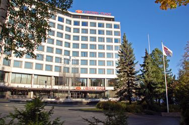 crowne-plaza-helsinki-hesperia-exterior.jpg